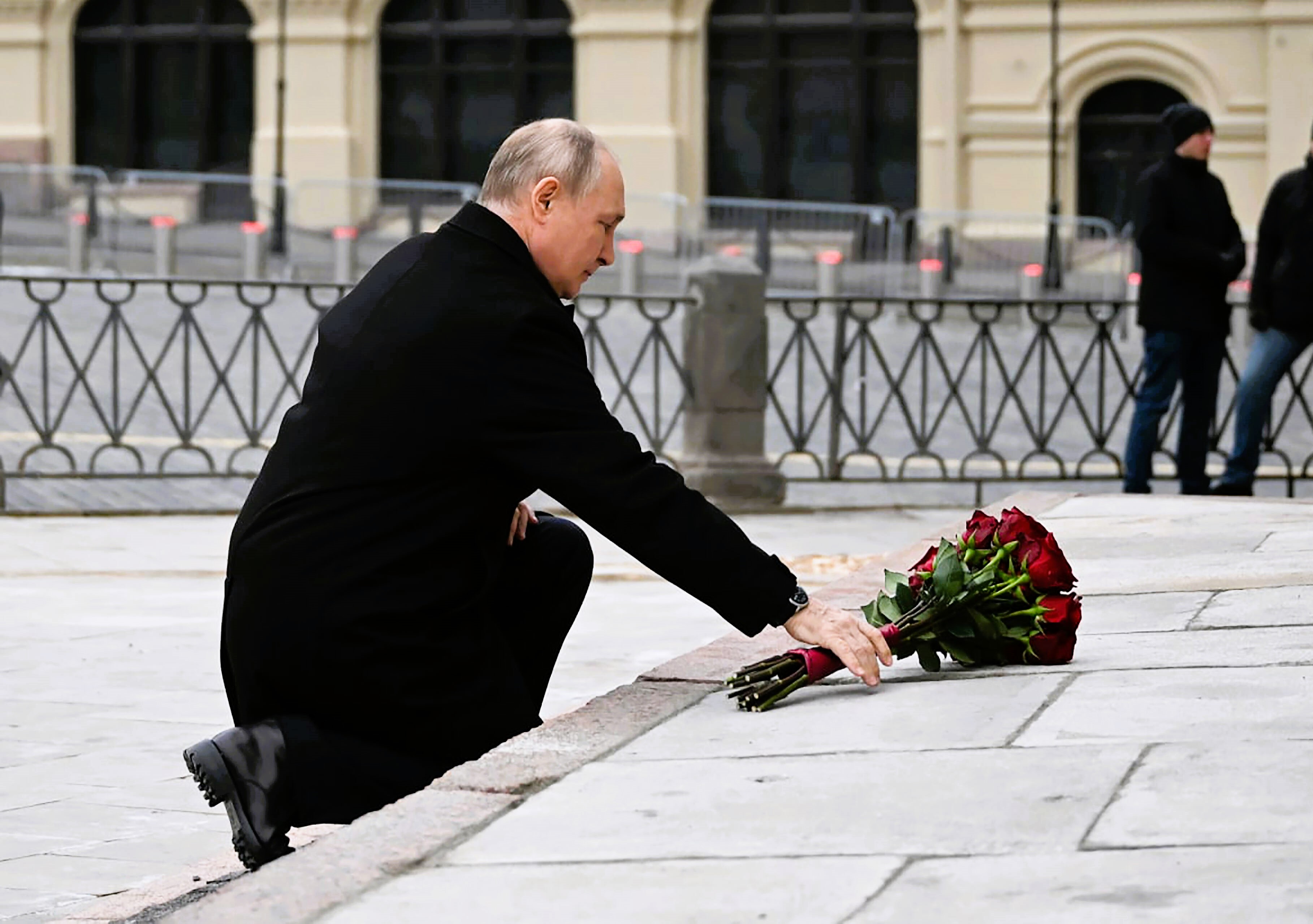 Schock Auftritt von Wladimir Putin! Verstörendes Video geht viral - Russen in Sorge über Putins Gesundheitszustand