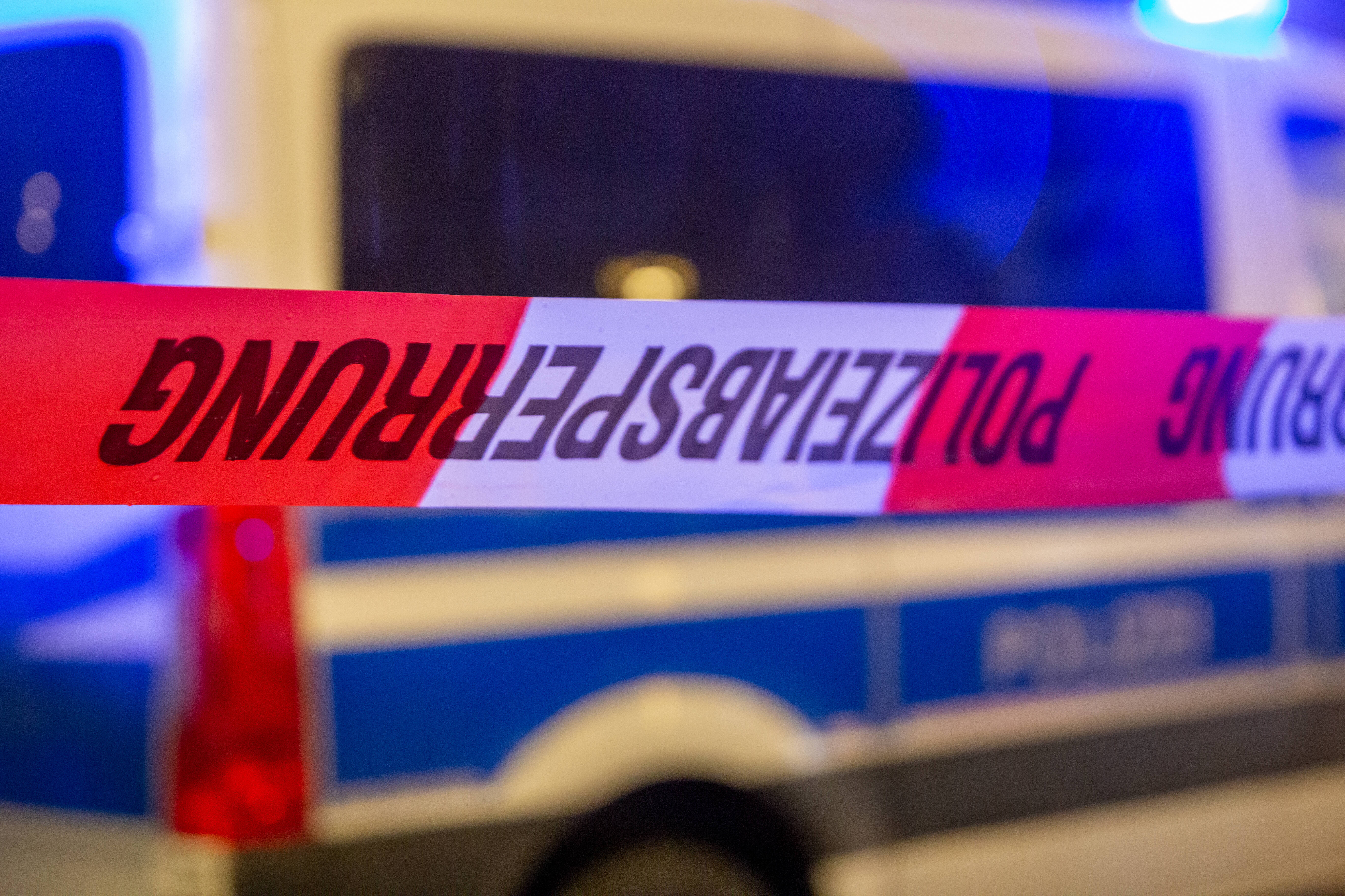 Unbekannte stürmen Abi-Feier in Berlin! Unbekannte Täter verletzen mehrere Schüler
