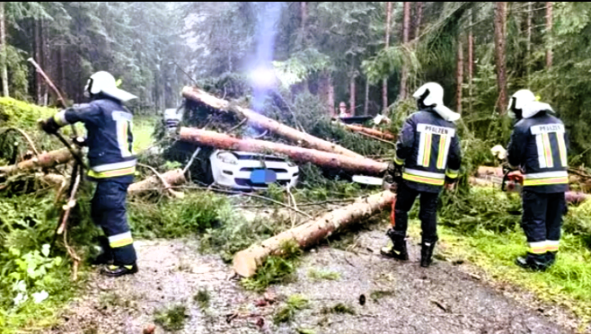 S-Bahn entgleist! Schwere Unwetterschäden in Deutschland! Ausnahmezustand und Alarmstufe Lila in mehreren Regionen