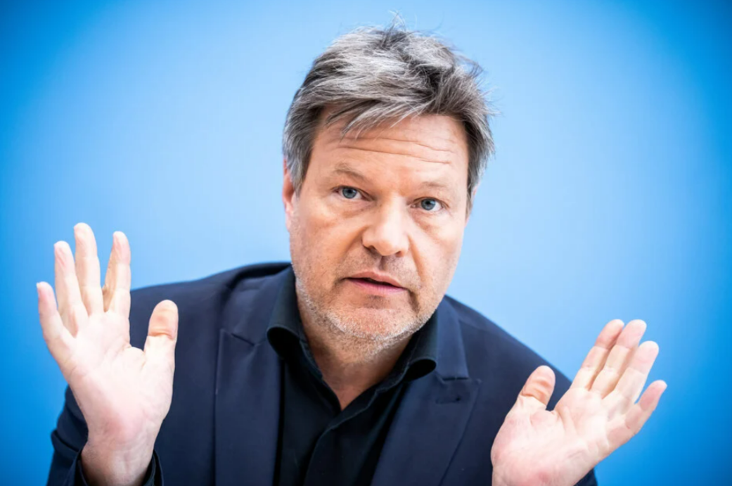 Schock-Aussage von Habeck: Wird die deutsche Industrie abgeschaltet?