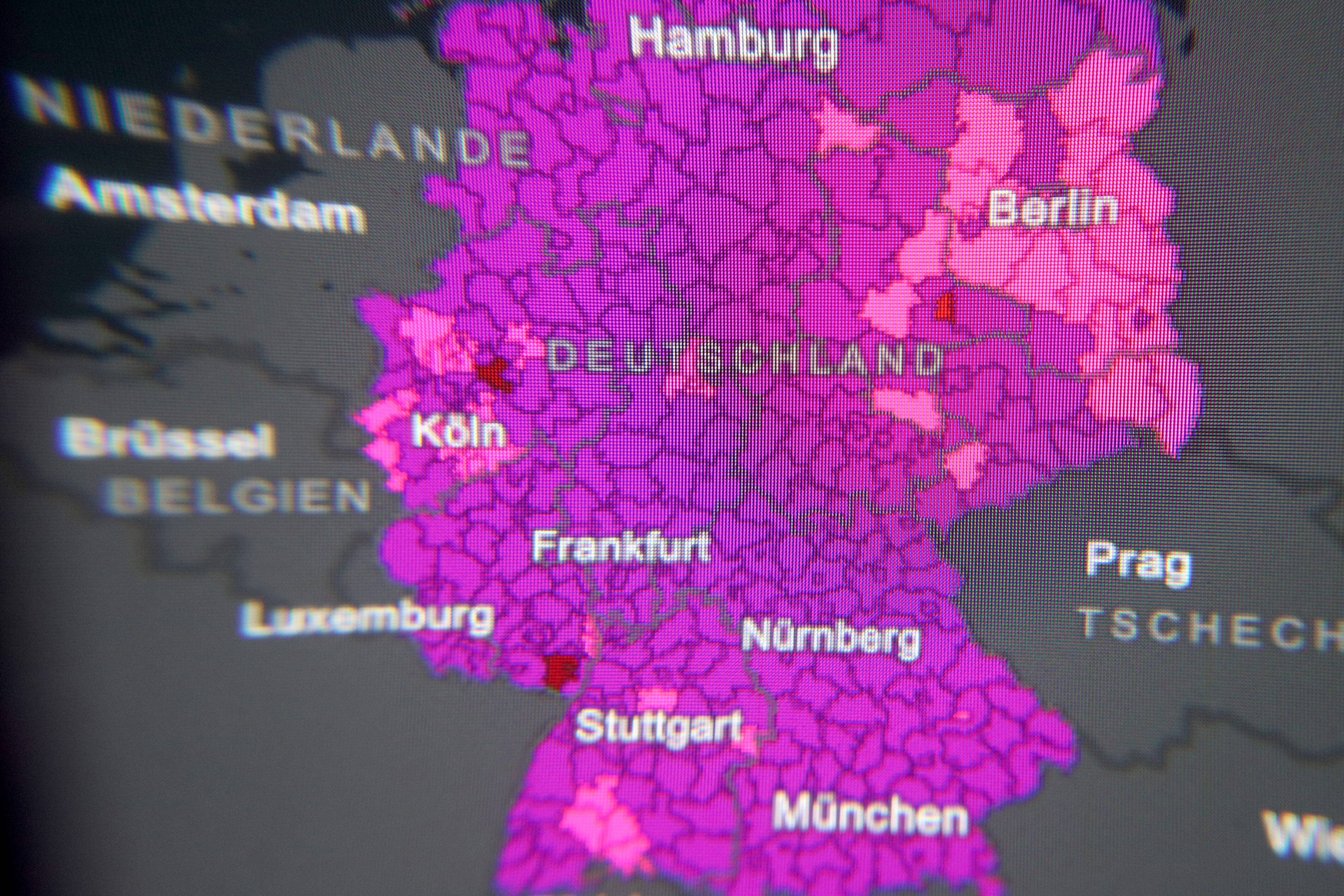 Corona-Welle rollt durch Deutschland! Anstieg der Corona-Infektionen immer schlimmer