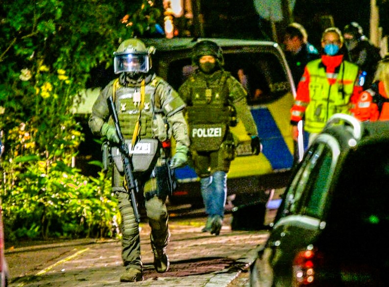 Bundesweite Bombendrohung! Geplante Attentats-Serie? SEK kann zwei Gefährder identifizieren!