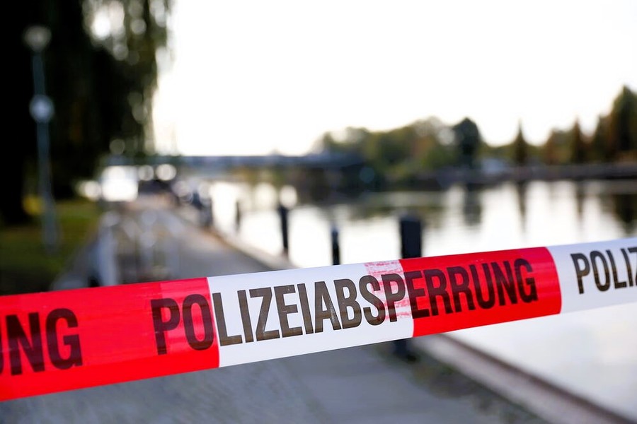 Bluttat mitten in Deutschland! Familie ausgelöscht, Mann erschießt 3 Menschen, darunter ein Kind
