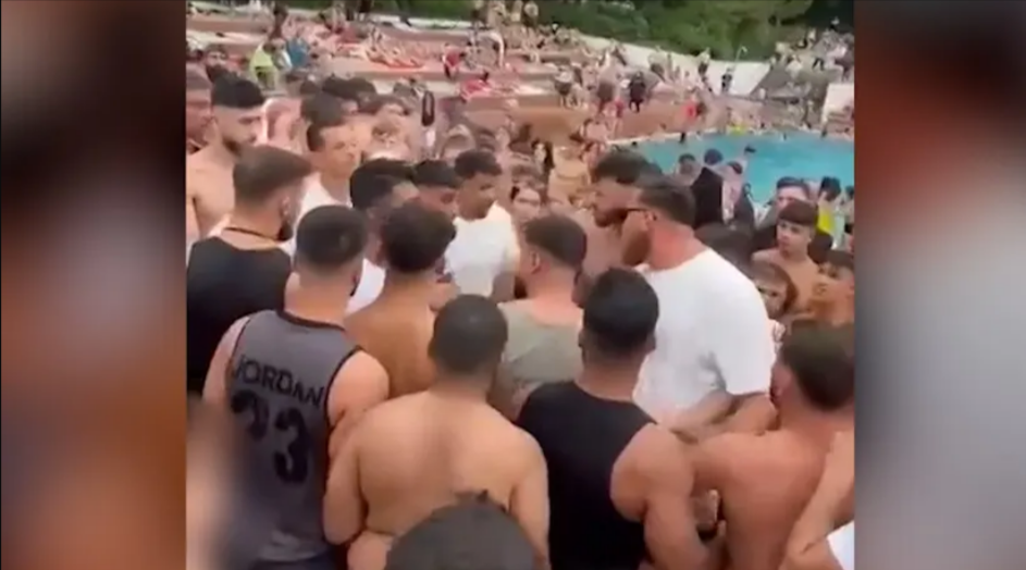 Massenschlägerei im Strandbad! 3 Stunden Schlägerei - Polizei mit Großaufgebot vor Ort!