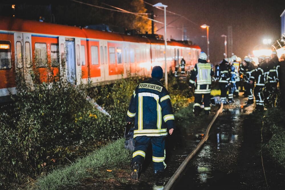 Schüsse auf Regionalbahn! Erneuter Anschlag kurz nach Messertragödie!