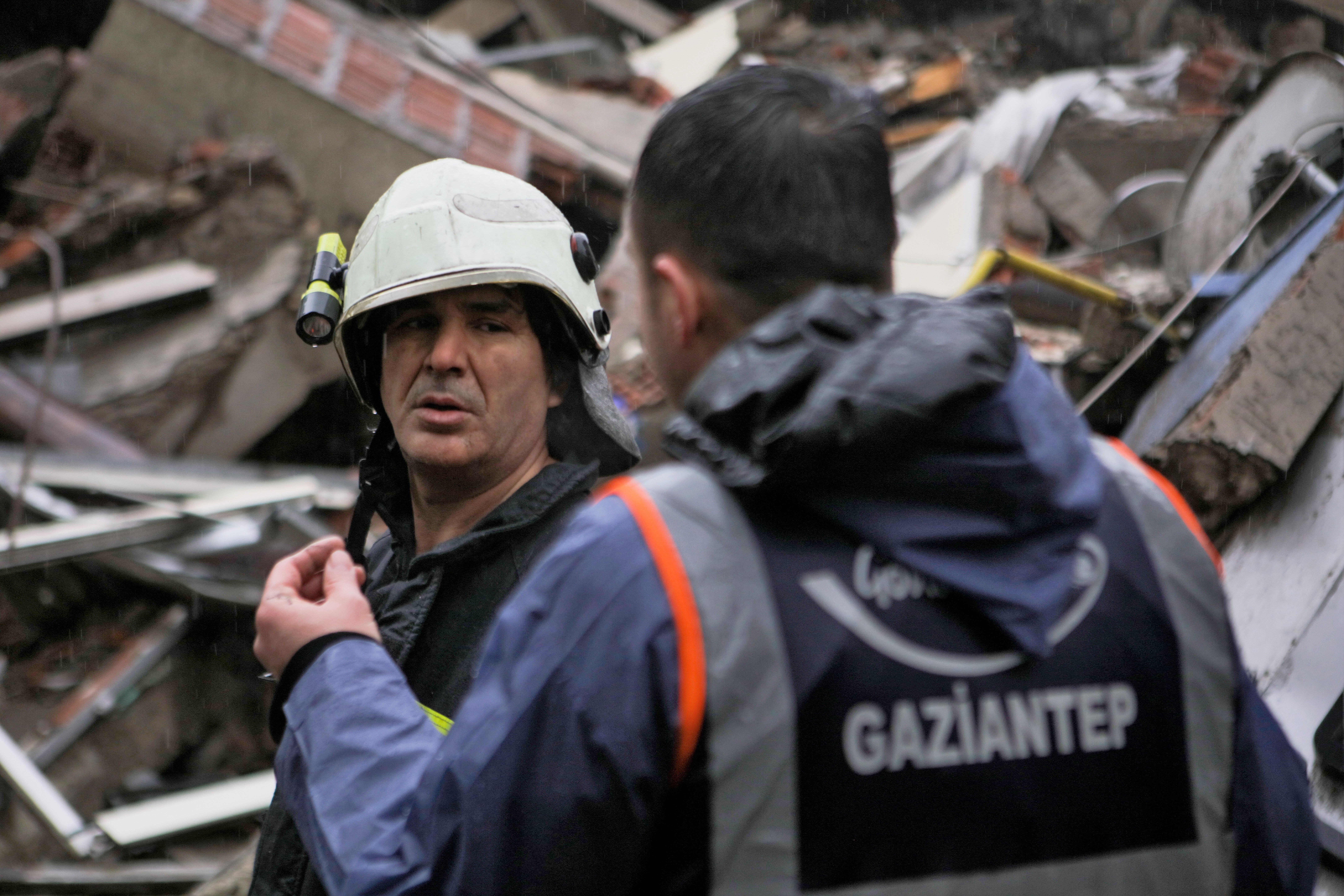 Deutschland schickt das THW in die Türkei - Hilfe für die Erbebenopfer!