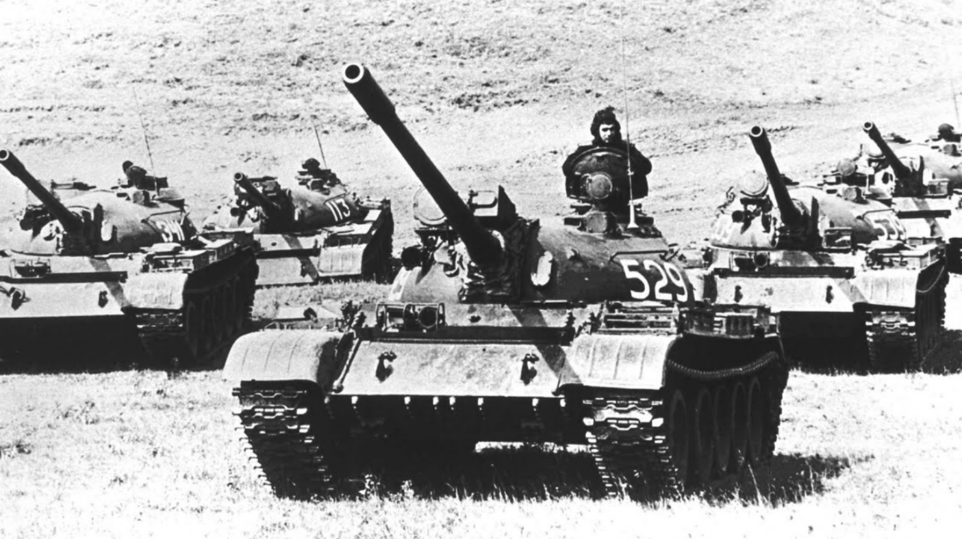 Putin macht sich zum Gespött - "Kommen als nächstes Pferde?"! Russland schickt Panzer von 1940 an die Front!