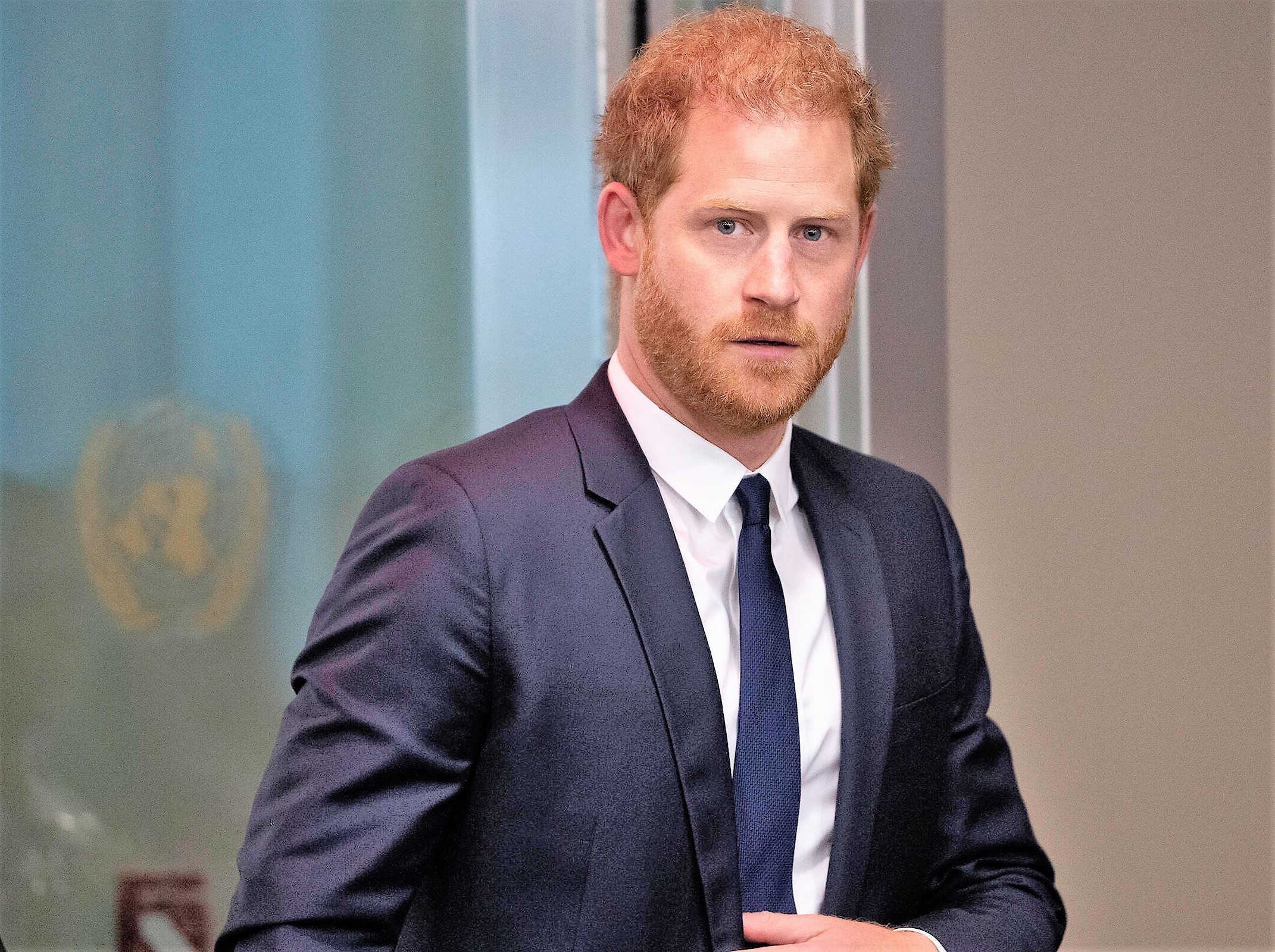 König Charles - Streit mit Harry setzt ihm zu! Heimliche Tränen bei seiner Krönung!