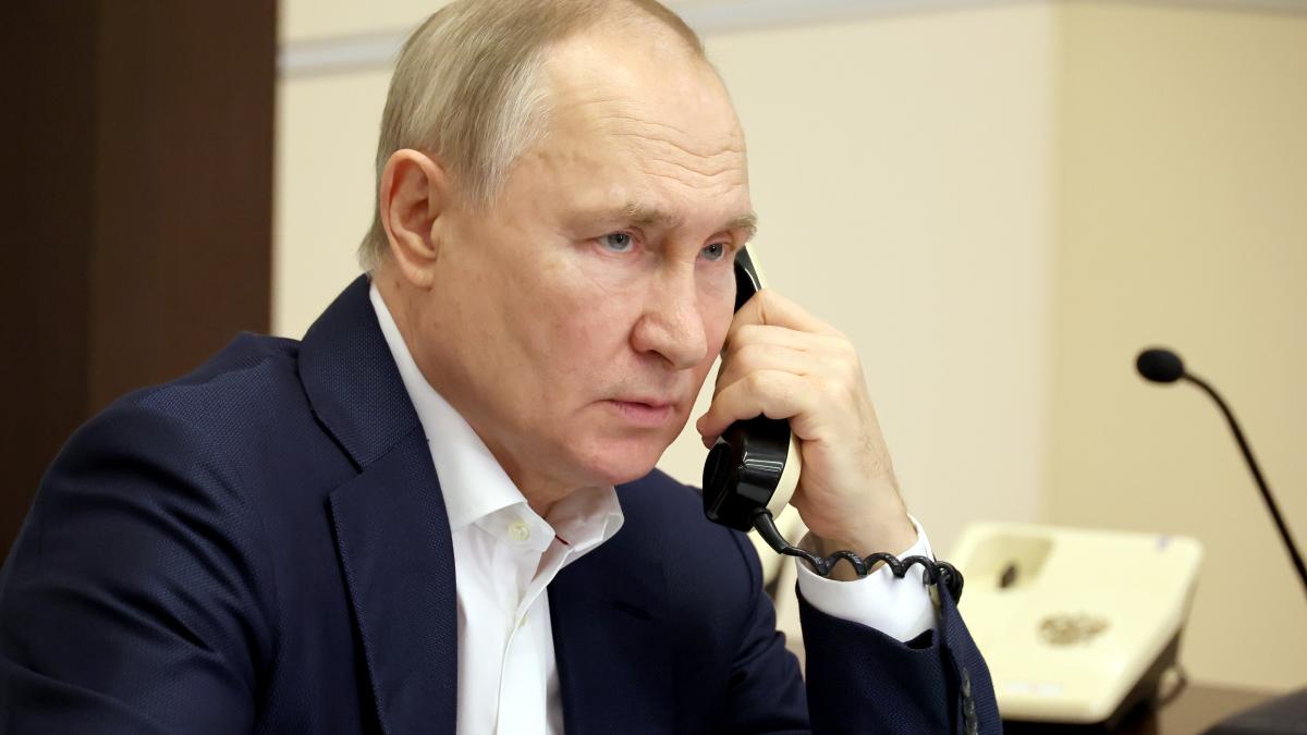 Putin%20telefon