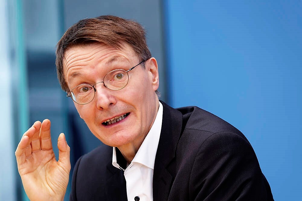 Koma und Erblindung nach Corona-Impfung! Deutsches Gericht verhandelt Klage gegen Biontech und Co.!