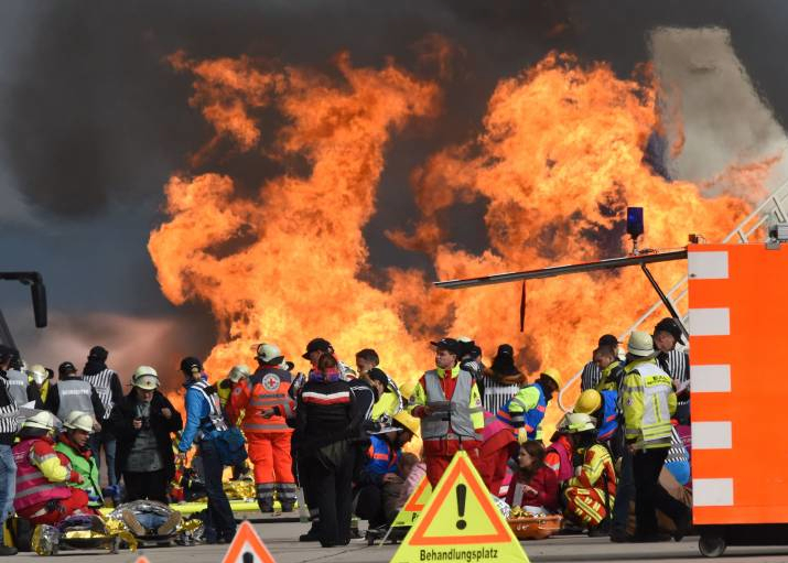 Flugzeugabsturz! Maschine mit 72 Menschen an Bord abgestürzt - Es gibt wohl keine Überlebenden
