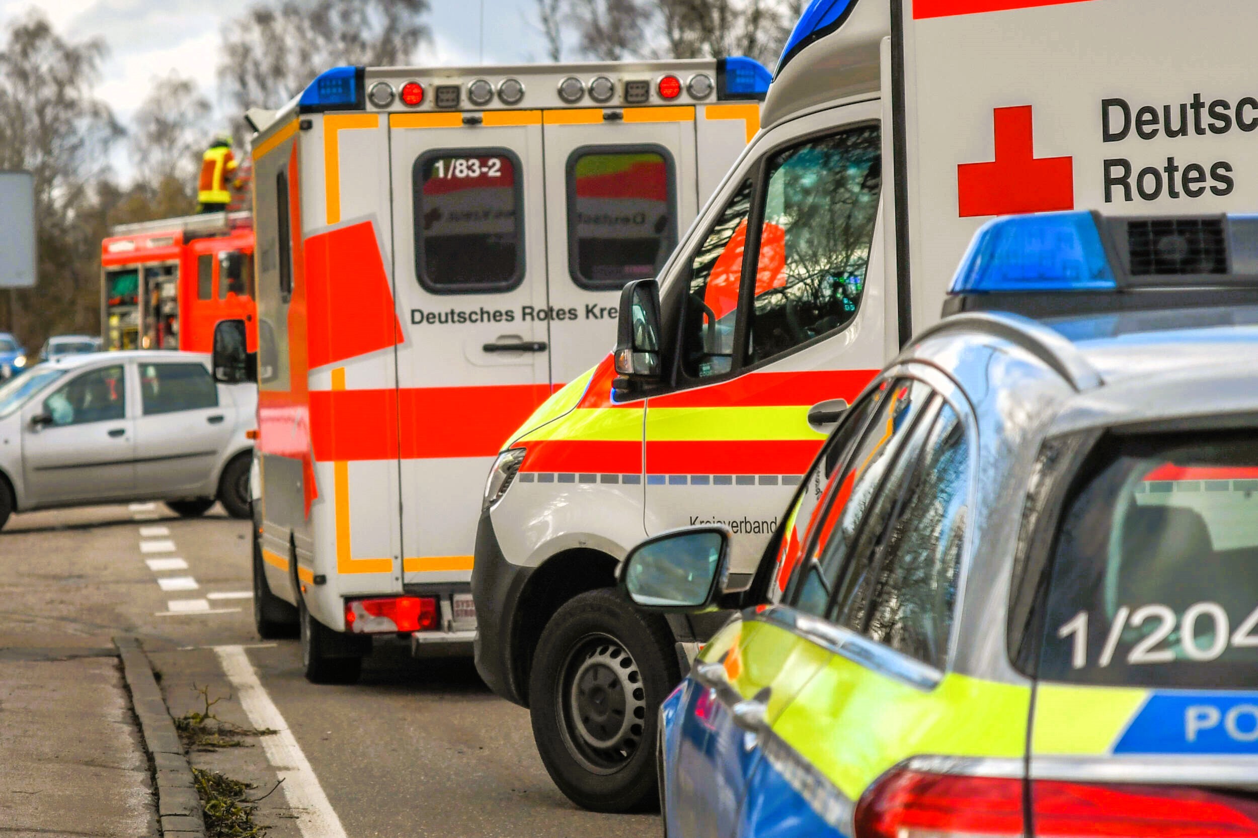 Bus geht in Flammen auf - Heldenhafter Fahrer rettet Kinder aus brennendem Bus