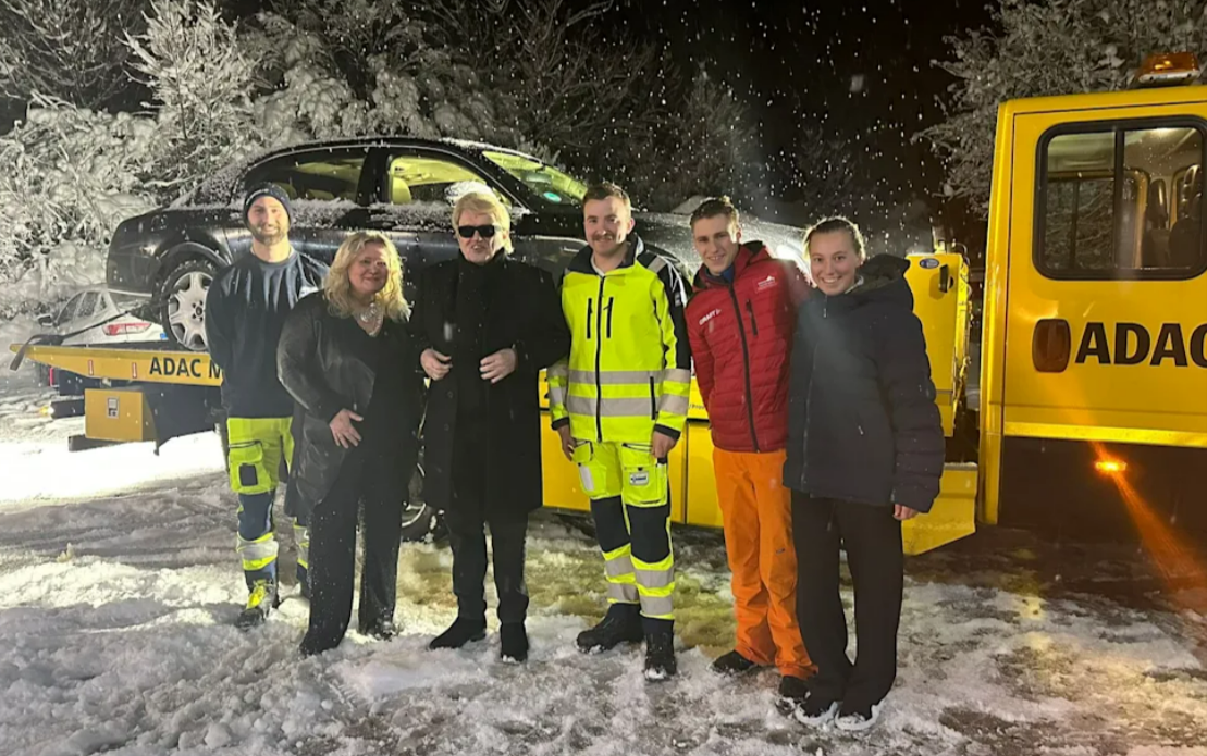 Heino - Unfall nach Konzert im Schneechaos! Reifen beim Bentley platz auf der Autobahn auf verschneiter Strecke!