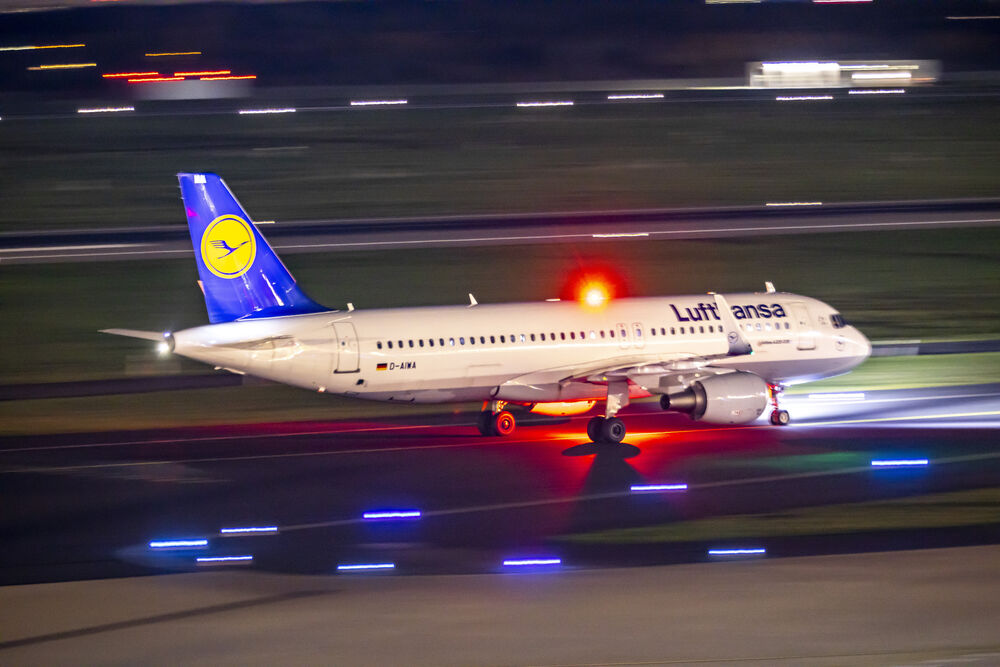 Feuer im Flugzeug? Lufthansa muss auf Rhodos notlanden! Passagiere erleben Albtraum in der Luft